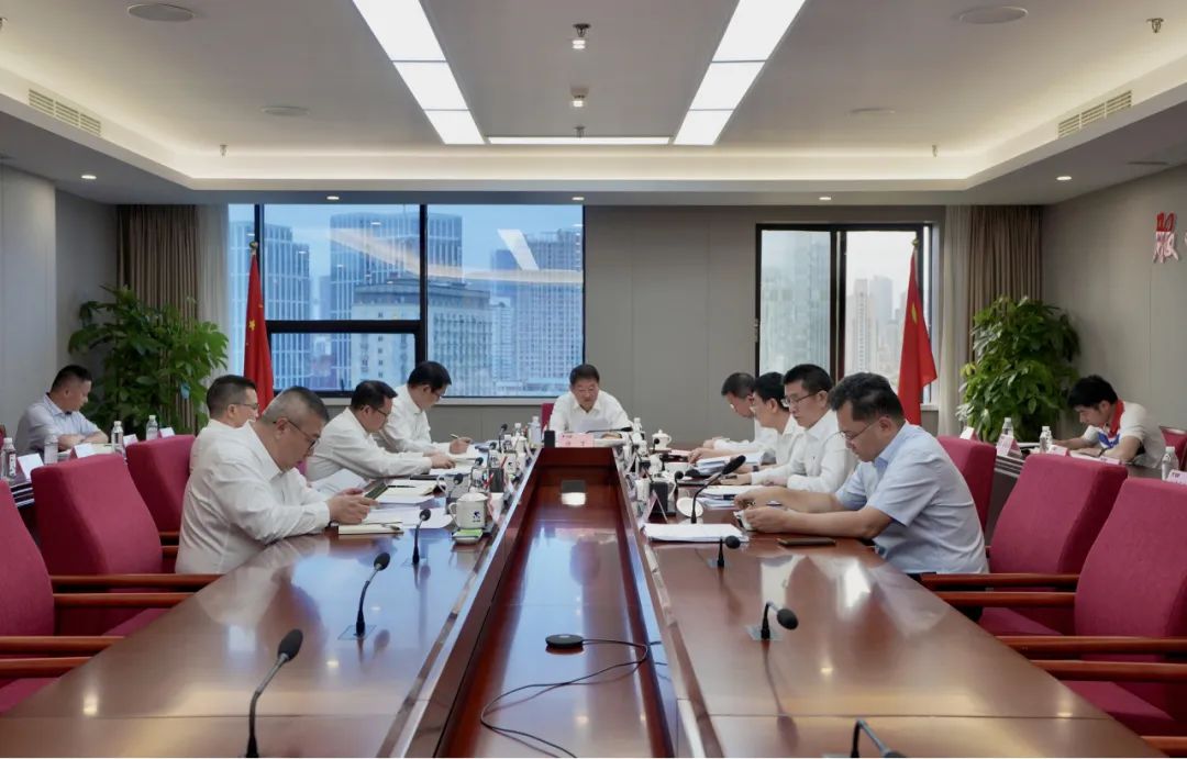 省云顶集团集团向导班子“切记嘱托  感恩奋进”专题学习钻研会召开