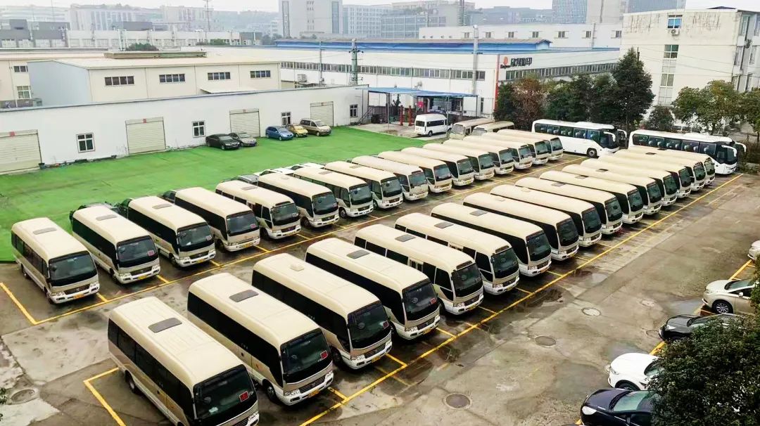 省云顶集团集团礼宾车队天天“体检” 全力包管大运会用车清静
